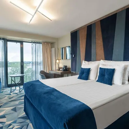 Hotel Wellton Riverside 4*