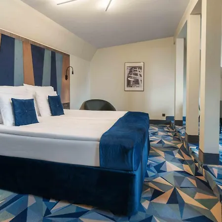 Hotel Wellton Riverside 4*